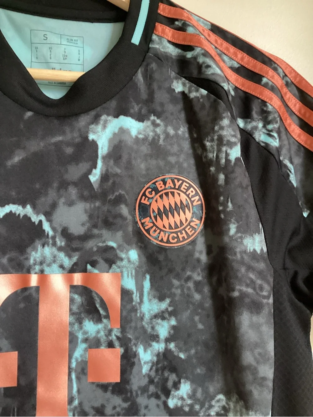 Adidas FC Bayern Munich 2024/25 Away Soccer  Jersey Small Slim Fit